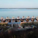 Hausboot Elandi Villa Bitterfeld-Wolfen