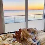 Hausboot Elandi Villa *
