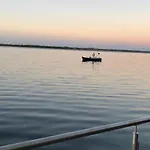 Hausboot Elandi Villa *