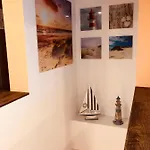 Hausboot Elandi Villa *