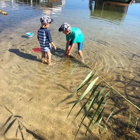 别墅 Hausboot Elandi *