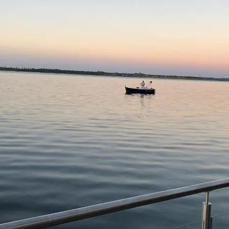 Hausboot Elandi 빌라 *