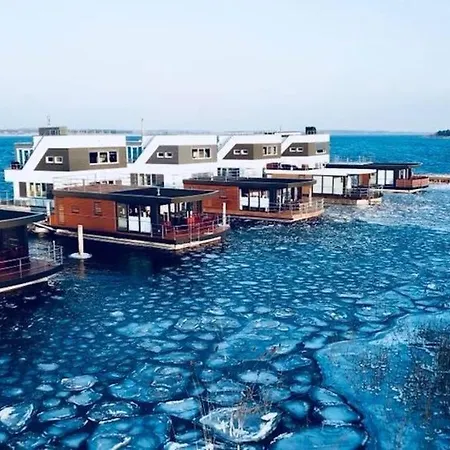 빌라 Hausboot Elandi