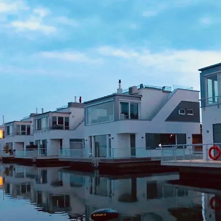 Hausboot Elandi Villa