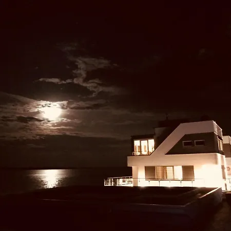 Hausboot Elandi Villa Bitterfeld-Wolfen