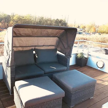 Villa Hausboot Elandi *