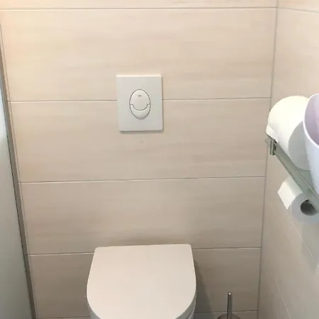 别墅 Hausboot Elandi *