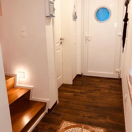 别墅 Hausboot Elandi