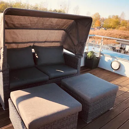 Hausboot Elandi 비터펠드 울펜