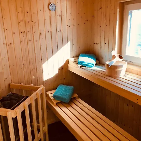 Hausboot Elandi Villa Bitterfeld-Wolfen