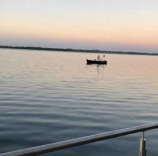 Hausboot Elandi Вилла *