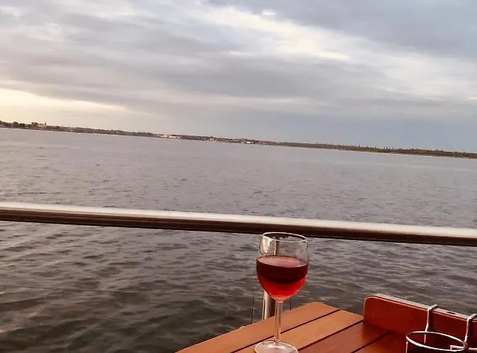 Вилла Hausboot Elandi Bitterfeld-Wolfen