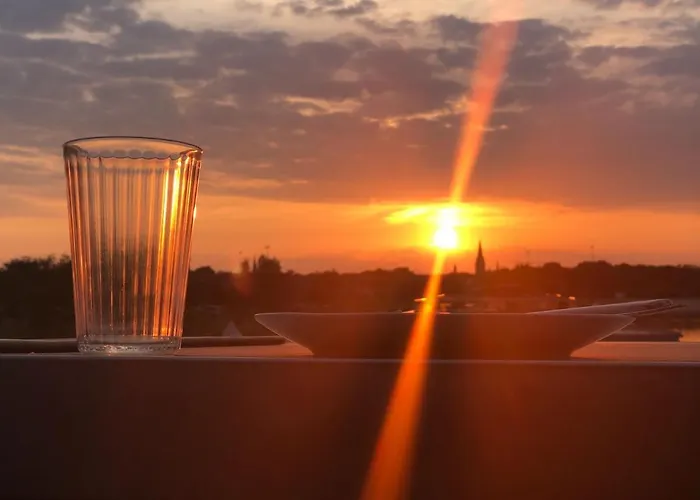 Hausboot Elandi Вилла Bitterfeld-Wolfen