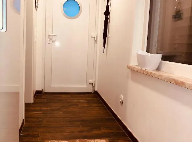 Hausboot Elandi Вилла Bitterfeld-Wolfen