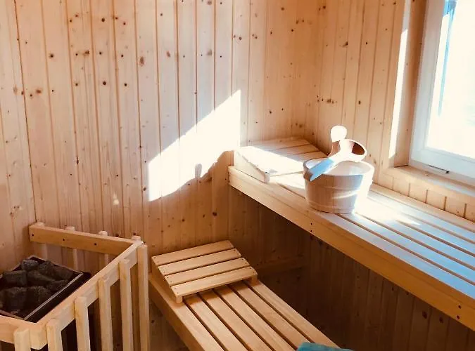 Hausboot Elandi Вилла Bitterfeld-Wolfen