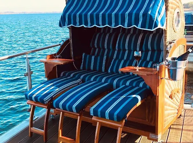 Hausboot Elandi Villa *